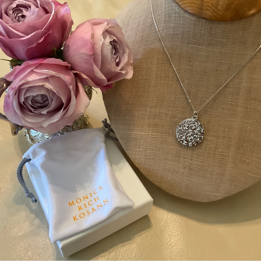 NEW MONICA RICH KOSANN Sterling Silver Round Floral Half Locket - Picture 4 of 4